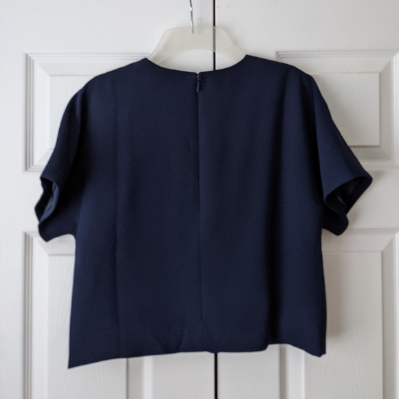 J.Crew Cropped cap-sleeve top 365 crepe
- Size 4 - Picture 3 of 6
